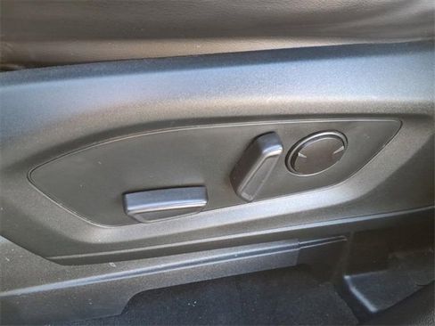 Used 2021 Ford Explorer XLT w/ Equipment Group 202A image 14