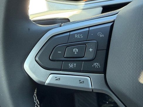 New 2026 Volkswagen Taos SE image 11