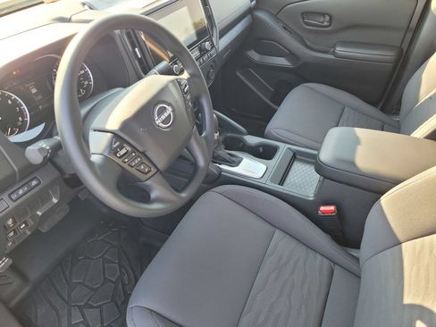 Used 2025 Nissan Frontier S AWD/4WD image 9