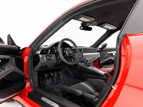 Used 2018 Porsche 911 GT3 w/ Sport Chrono Package RWD image 14