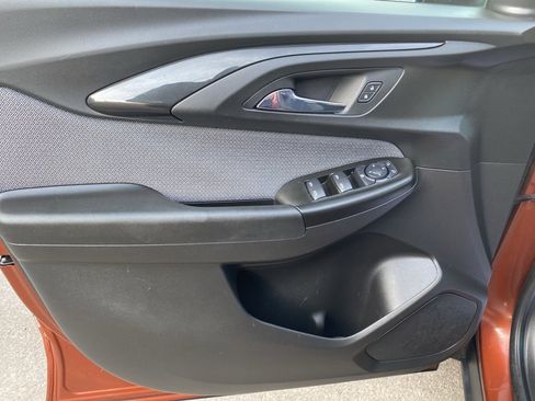 Used 2021 Chevrolet TrailBlazer LS image 19