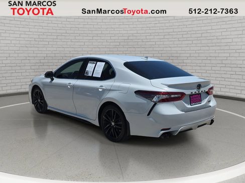 Used 2022 Toyota Camry XSE FWD image 8