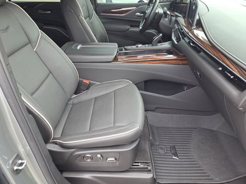 Certified 2024 Cadillac Escalade ESV Premium Luxury image 15