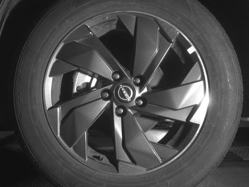 Used 2025 Nissan Rogue SV image 12