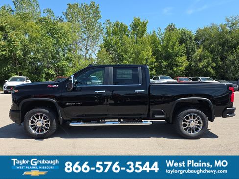 New 2026 Chevrolet Silverado 2500 LT w/ Z71 Chrome Sport Edition AWD/4WD image 5