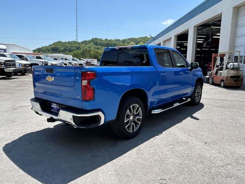 Used 2025 Chevrolet Silverado 1500 LT AWD/4WD image 3