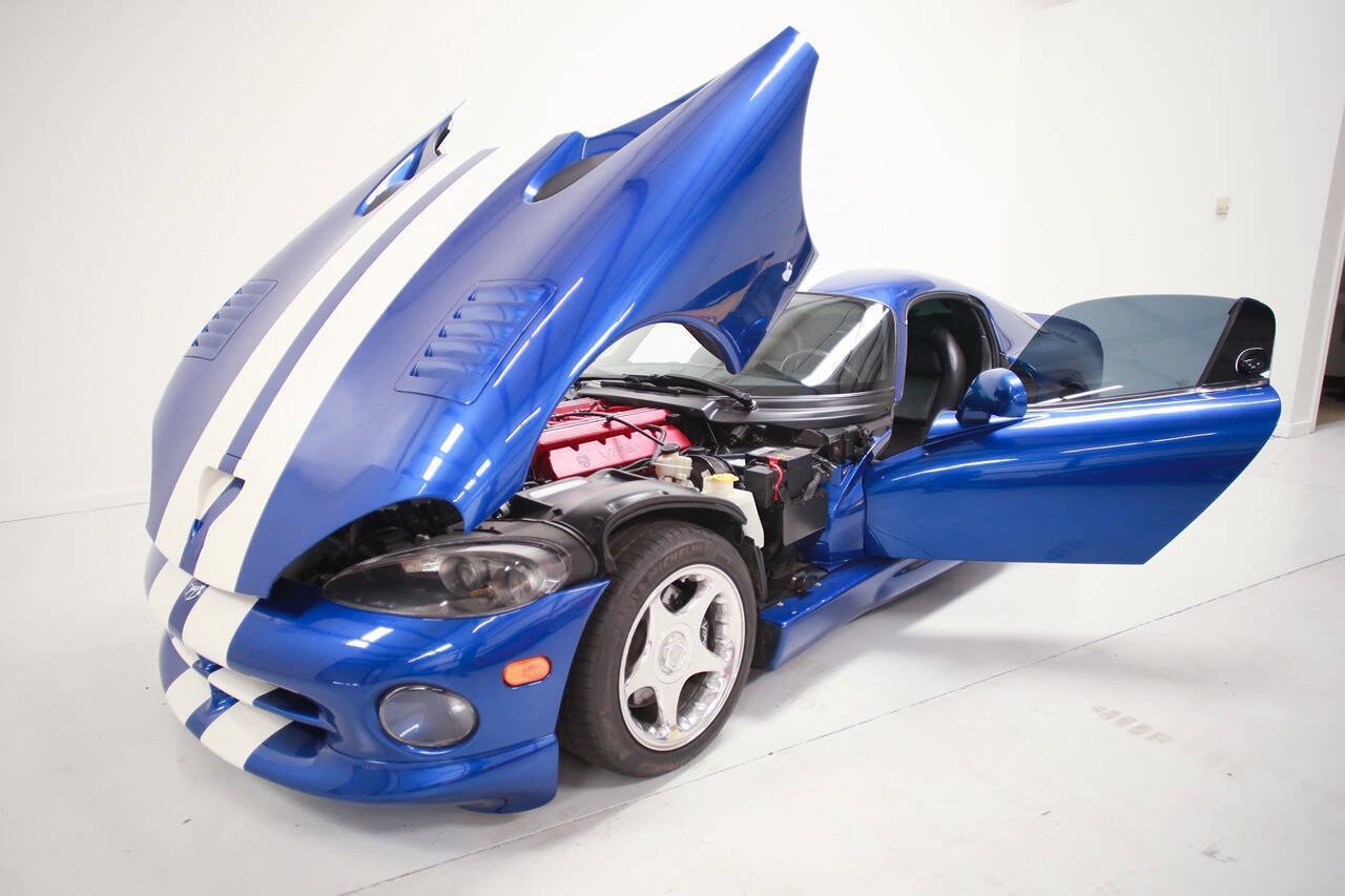 Used 1996 Dodge Viper GTS RWD image 1