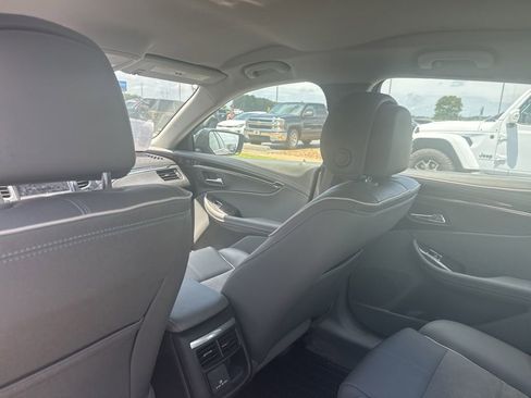 Used 2014 Chevrolet Impala LT FWD image 9