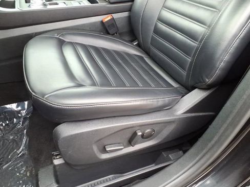 Certified 2024 Ford Edge SEL image 11