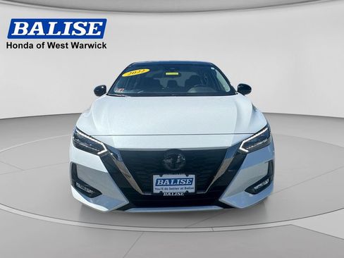 Used 2022 Nissan Sentra SR w/ SR Premium Package FWD image 2