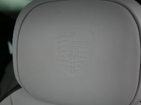 Certified 2025 Porsche Cayenne AWD/4WD image 10