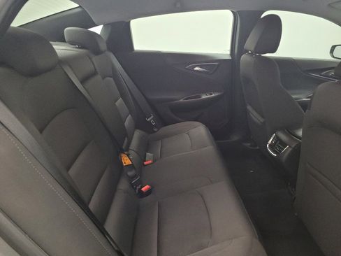 Used 2018 Chevrolet Malibu LT FWD image 19