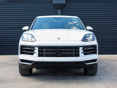 Certified 2026 Porsche Cayenne AWD/4WD image 10
