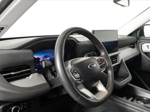 Used 2025 Ford Explorer Active RWD image 27