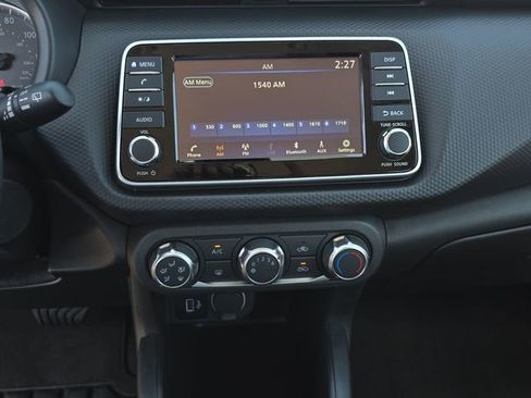 Used 2025 Nissan Kicks Play S image 19