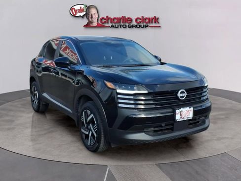 Used 2025 Nissan Kicks SV image 7
