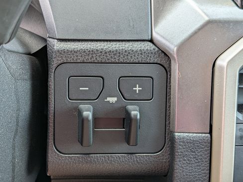 Used 2024 Toyota Tacoma TRD Off-Road w/ TRD Off Road Upgrade Package AWD/4WD image 34