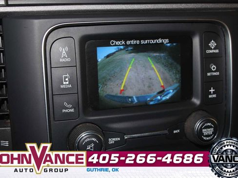 Used 2018 RAM 2500 Tradesman w/ Chrome Appearance Group image 32