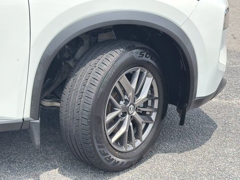 Used 2021 Nissan Rogue S FWD image 9