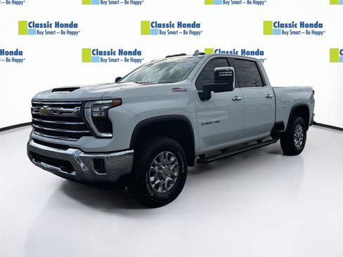 Used 2024 Chevrolet Silverado 2500 LTZ w/ LTZ Plus Package image 3