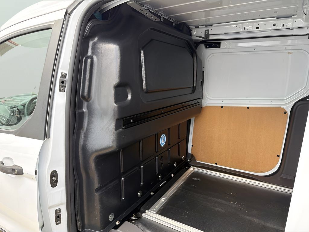 Used 2020 Ford Transit Connect XL FWD image 18