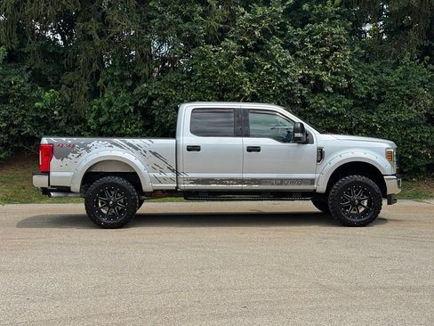 Used 2019 Ford F250 XLT AWD/4WD image 4