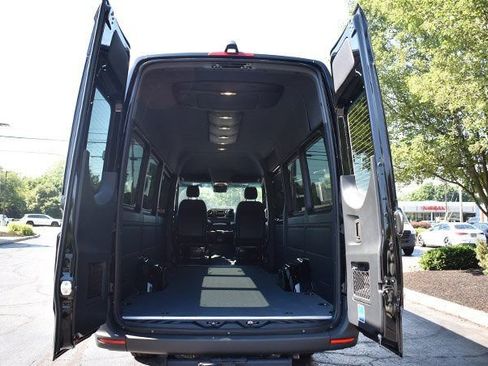 Used 2024 Mercedes-Benz Sprinter 3500 image 11