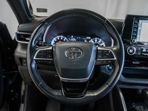 Used 2022 Toyota Highlander XSE image 31