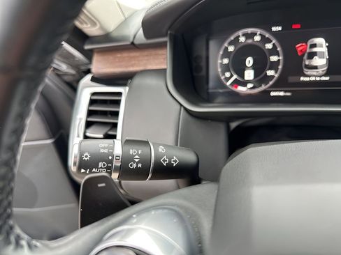 Used 2020 Land Rover Discovery HSE Luxury image 27