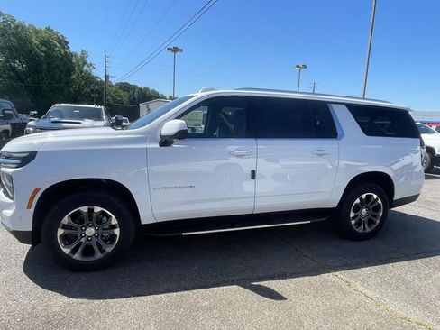 New 2026 Chevrolet Suburban LS RWD image 6