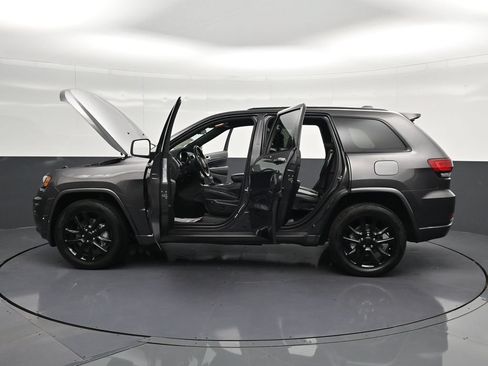 Used 2021 Jeep Grand Cherokee Laredo X RWD image 41