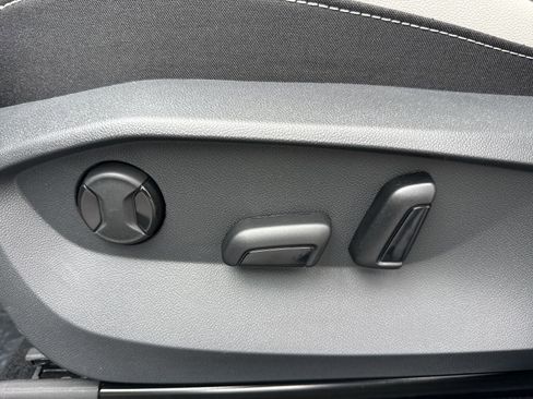 New 2026 Volkswagen Taos SE AWD/4WD image 13