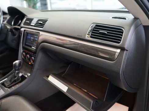 Used 2018 Volkswagen Passat 2.0T SE image 45