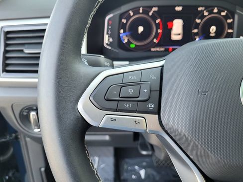 Used 2023 Volkswagen Atlas SE w/ Panoramic Sunroof Package FWD image 22