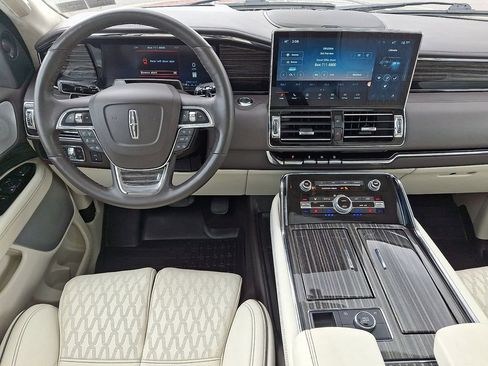 Certified 2024 Lincoln Navigator Black Label AWD/4WD image 12