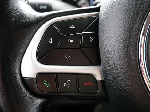 Used 2019 Jeep Renegade Latitude w/ Cold Weather Group image 23