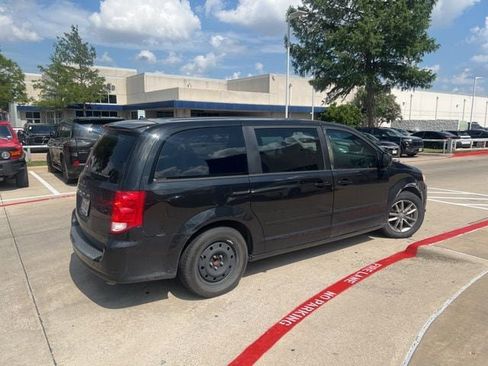 Used 2017 Dodge Grand Caravan SE FWD image 6