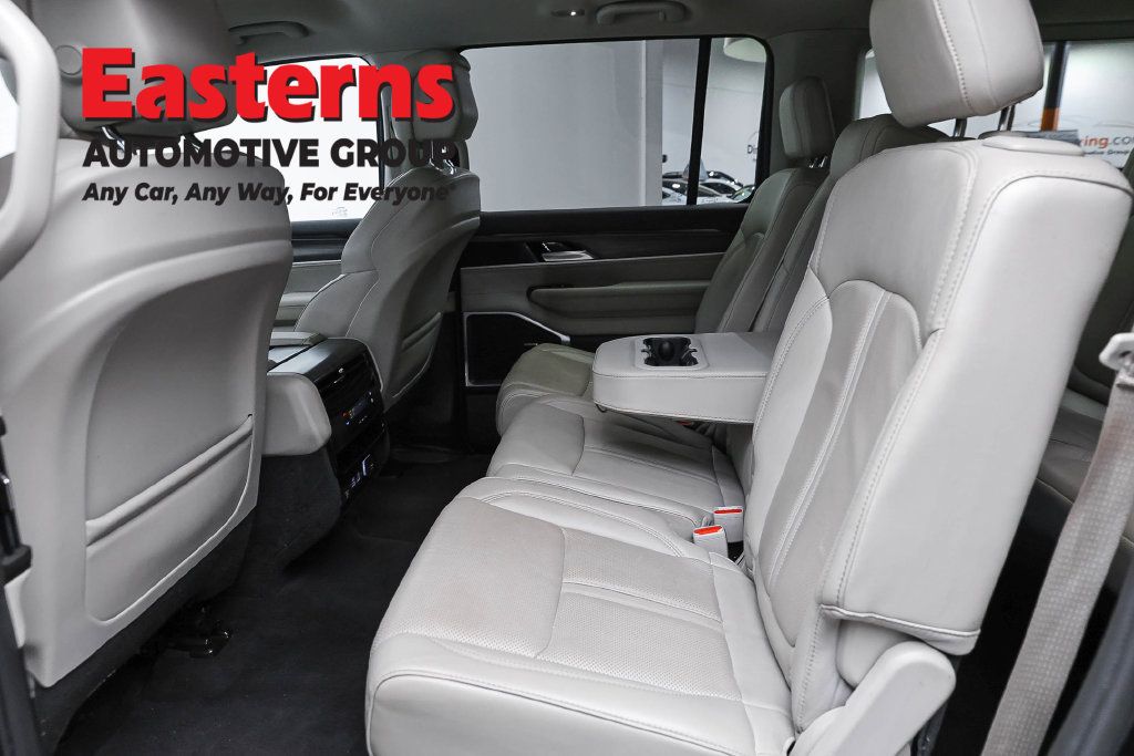 Used 2024 Jeep Wagoneer Series II w/ Flexible Seating Group RWD image 26