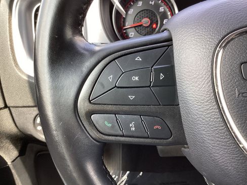 Used 2020 Dodge Charger SXT RWD image 6