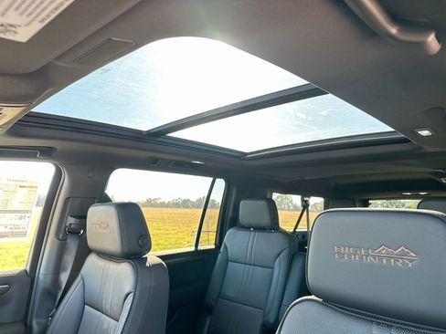 New 2026 Chevrolet Suburban High Country image 22