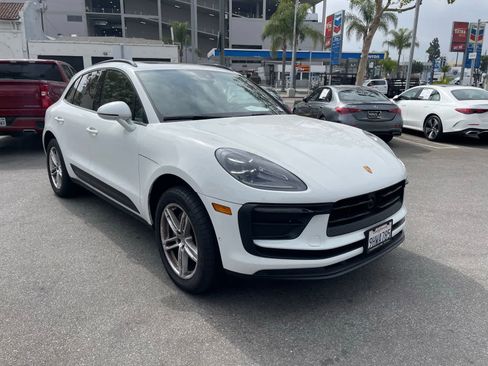 Used 2023 Porsche Macan AWD/4WD image 2