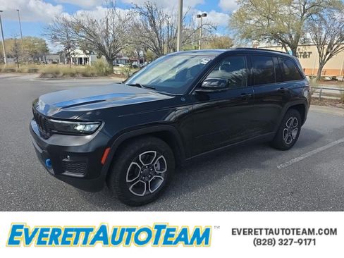 Used 2022 Jeep Grand Cherokee Trailhawk w/ Luxury Tech Group III image 1