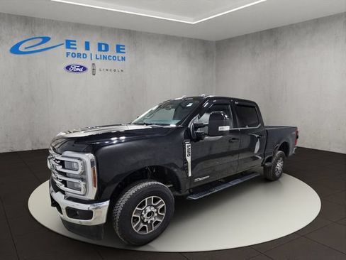 Used 2026 Ford F250 Lariat w/ Lariat Premium Package AWD/4WD image 3