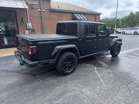 Used 2022 Jeep Gladiator Sport AWD/4WD image 3