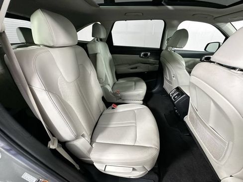 Used 2023 Kia Sorento SX Prestige w/ Panoramic Sunroof Package AWD/4WD image 31