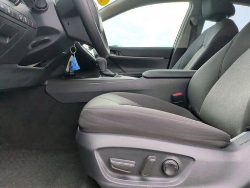 Used 2023 Toyota Camry LE FWD image 15