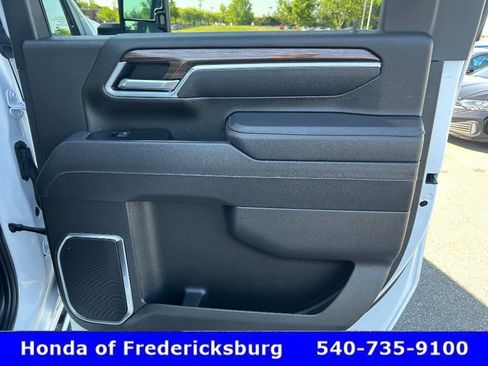 Used 2025 Chevrolet Silverado 2500 LT w/ Safety Package AWD/4WD image 13