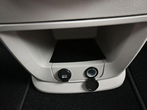 Used 2016 Dodge Grand Caravan SE image 19