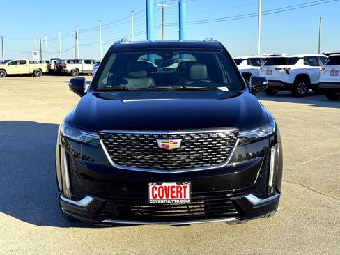 Used 2025 Cadillac XT6 Premium Luxury image 3