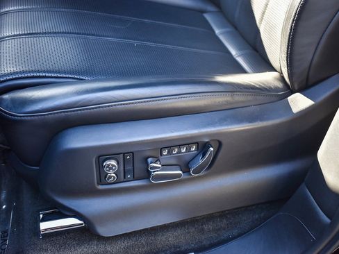 Used 2019 Bentley Bentayga image 21
